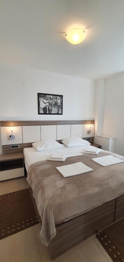 Apartments Lofiel Novalja Bagian luar foto