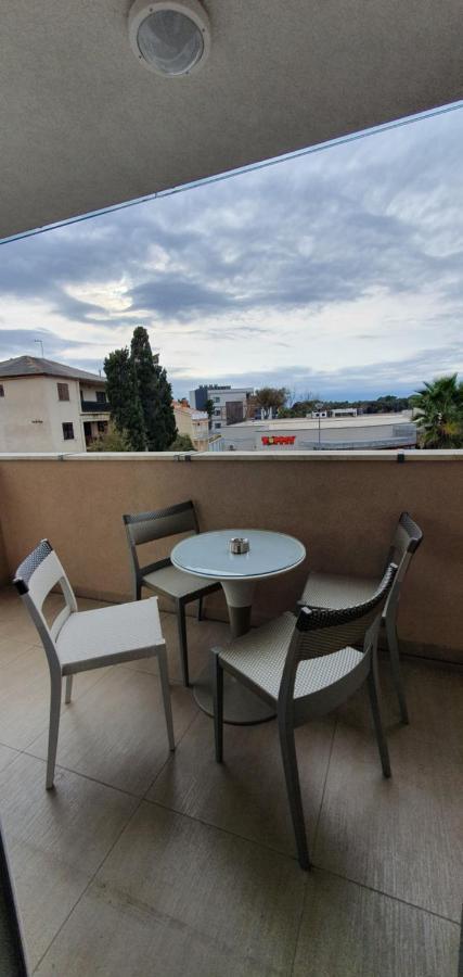 Apartments Lofiel Novalja Bagian luar foto