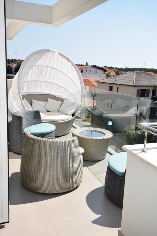 Apartments Lofiel Novalja Bagian luar foto